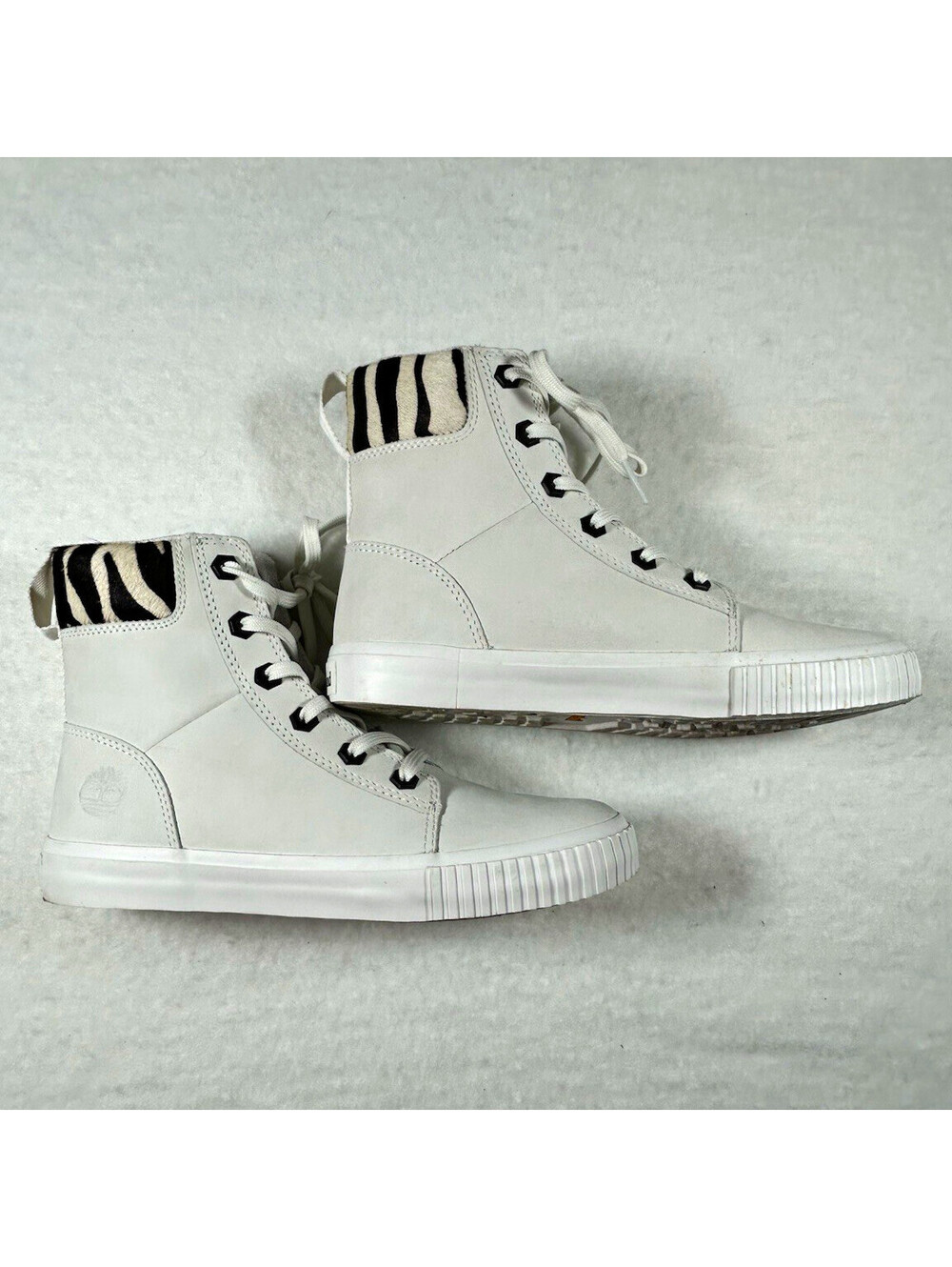 Timberland Women’s High Top Sneakers White/Black Zebra Print Lace-Up A2H27